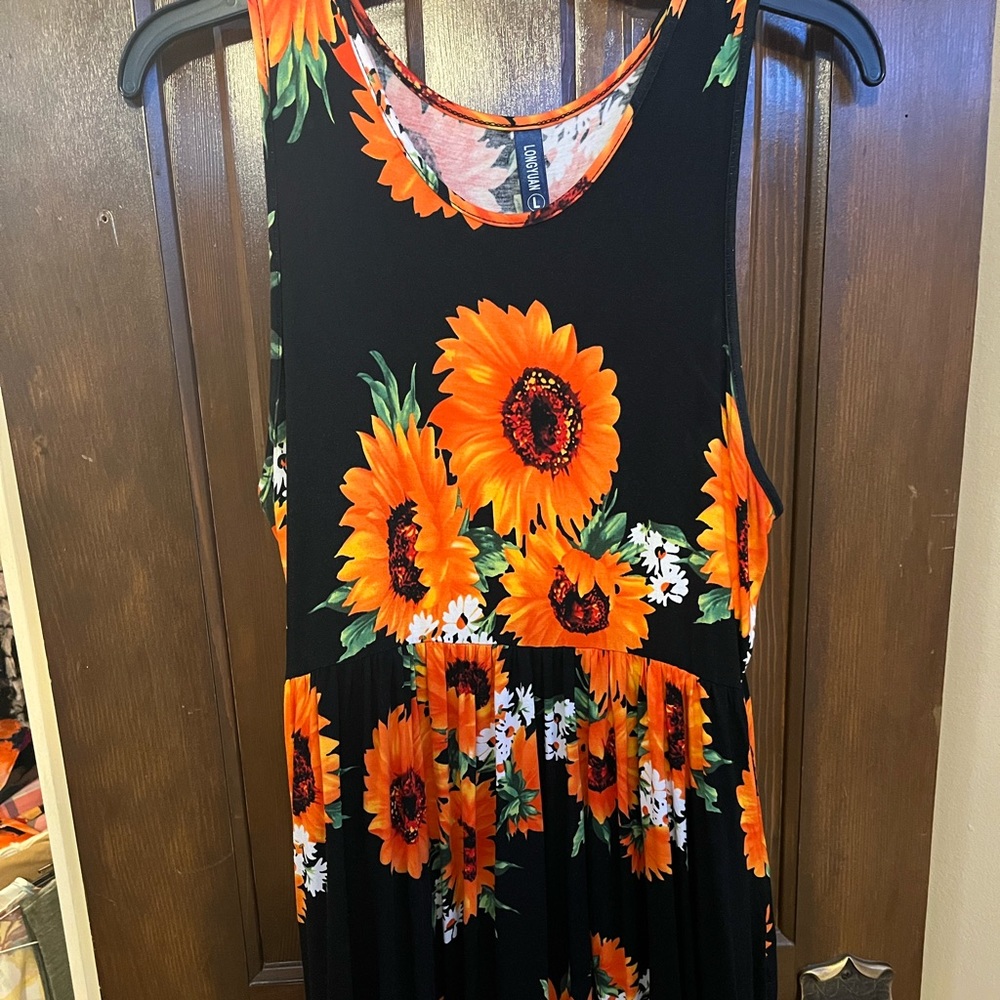 Sunflower dress with pockets